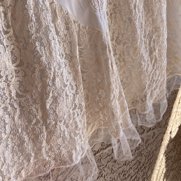 Vintage women’s long slip with lace and tulle size 26 - Picture 4 of 9
